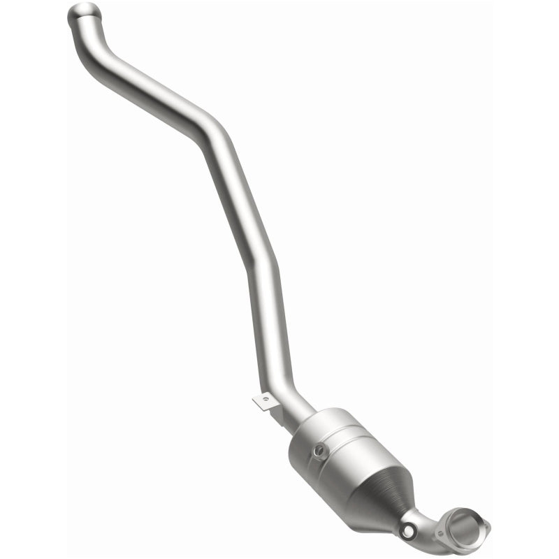 MagnaFlow Direct Fit Catalytic Converter 2006-2011 R350 3.5 L Underbody