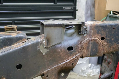 Rustbuster Front Bed Mount Left Side