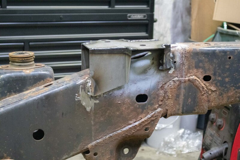 Rustbuster Front Bed Mount Right Side