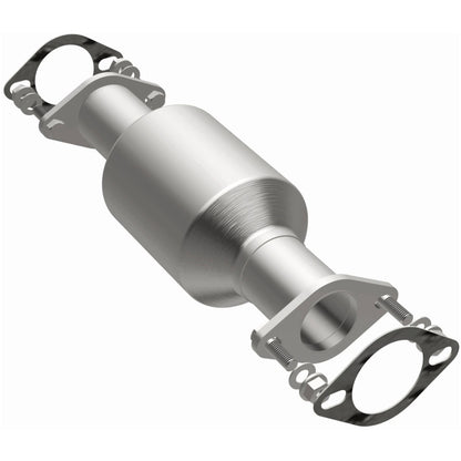 MagnaFlow Direct Fit Catalytic Converter 03-06 Kia Sorento 3.5L rear