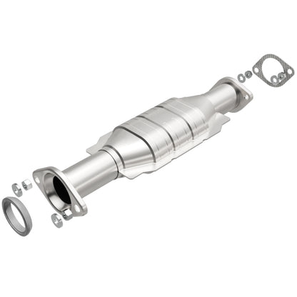 MagnaFlow Direct Fit Catalytic Converter 01-02 Montero 3.5L Rear
