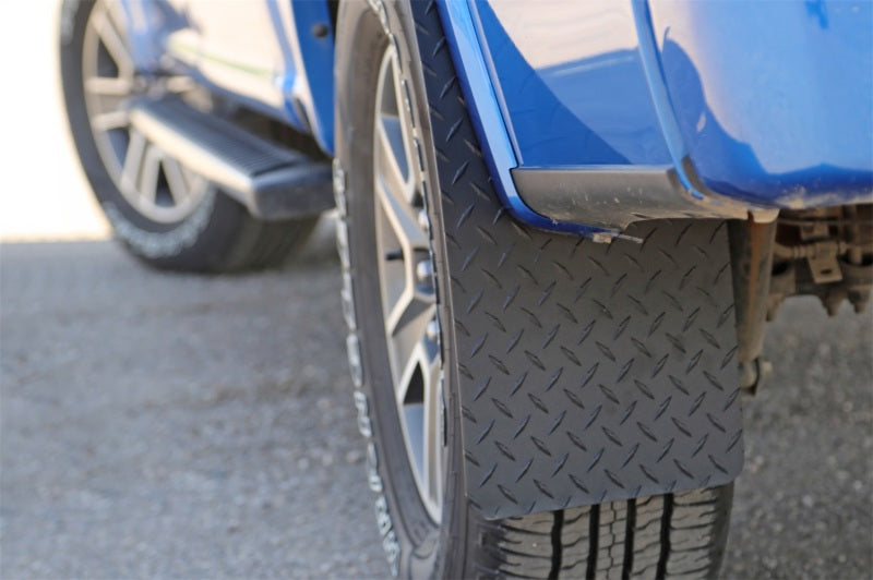 Dee Zee Universal Flaps Brite-Tread Universal 11x19 Notched (Txt Blk)