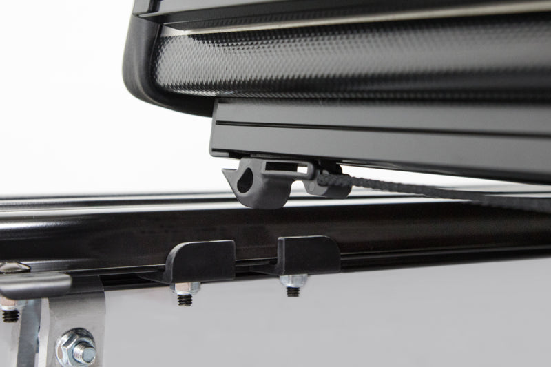 Access LOMAX Pro Series 22-24 Toyota Tundra 5ft6in Bed Professional Series Cover