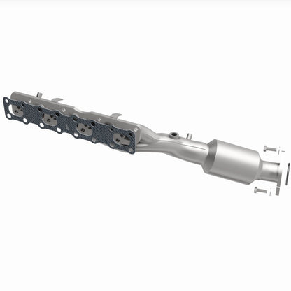 MagnaFlow 05-06 Nissan Titan 5.6L Direct Fit Converter