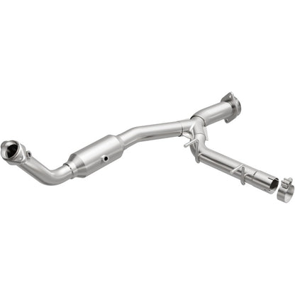 MagnaFlow 05-06 Ford Expedition 5.4L Direct Fit Converter