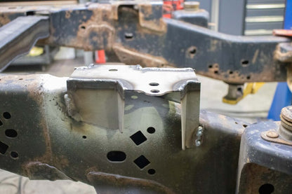 Rustbuster Front Bed Mount Right Side