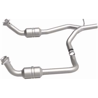 MagnaFlow Direct Fit Catalytic Converter 2009-2014 E-150 4.6 L Underbody