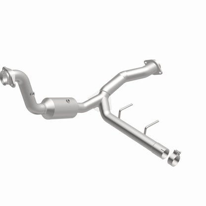 MagnaFlow Direct Fit Catalytic Converter 15-17 Ford F150 V6 2.7L OEM Underbody