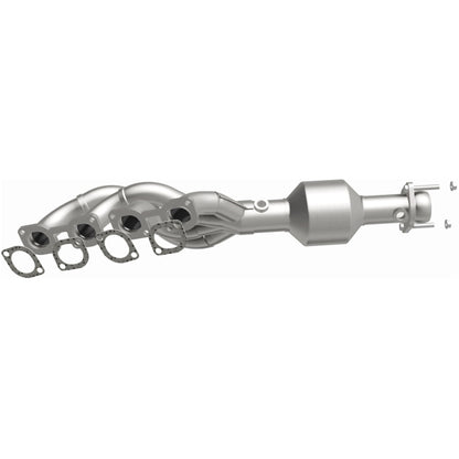 MagnaFlow Direct Fit Catalytic Converter 04-05 BMW 545I 4.4L P/S