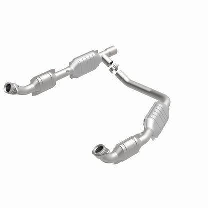 MagnaFlow Direct Fit Catalytic Converter 06 Ford E350 Van 5.4L