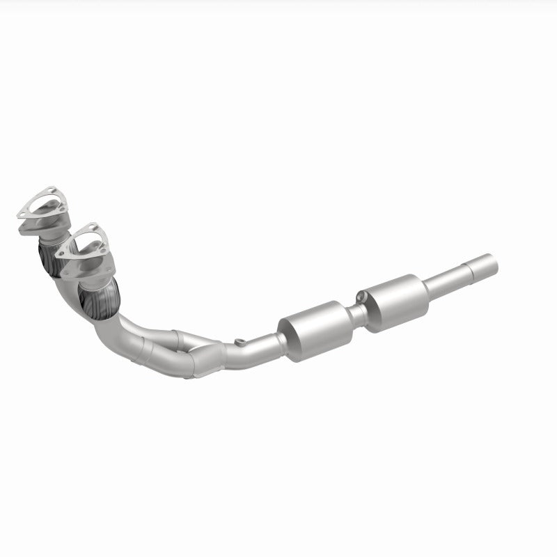 MagnaFlow Direct Fit Catalytic Converter 02-05 Golf 2.8L Underbody