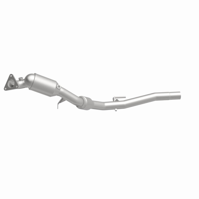 MagnaFlow Direct Fit Catalytic Converter 11-15 Volkswagen Touareg V6 3.6 OEM Underbody