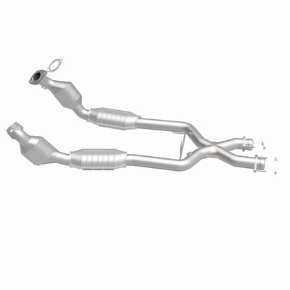MagnaFlow Direct Fit Catalytic Converter 96-98 Ford Mustang 4.6L