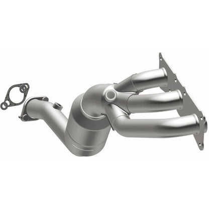 MagnaFlow Direct Fit Catalytic Converter 2008-2010 BMW 528i/528i xDrive 3.0L Underbody