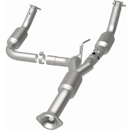 MagnaFlow 12-14 Chevrolet Silverado 2500 HD 6.0L Direct Fit Converter
