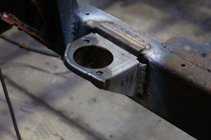 RustBuster Rust Buster 88-95 Toyota Pickups Middle Body Mount- (Right)