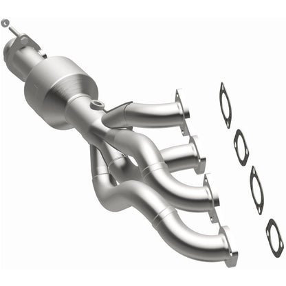 MagnaFlow Direct Fit Catalytic Converter 04-05 BMW 545I 4.4L P/S