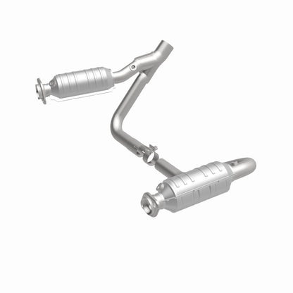MagnaFlow Direct Fit Catalytic Converter 05-07 Dodge Durango 3.7L/4.7L