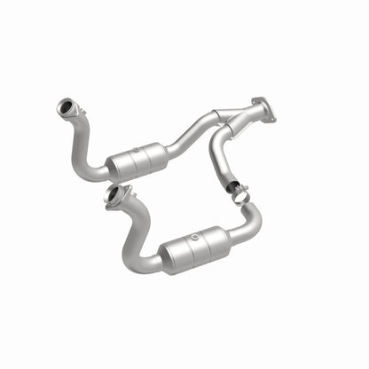 MagnaFlow 08-10 Ford F-350 Super Duty 6.8L Direct Fit Converter
