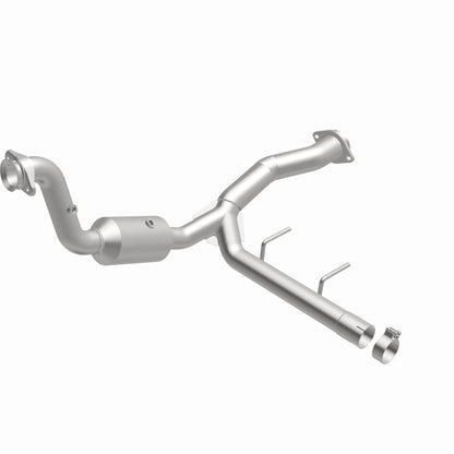 MagnaFlow Direct Fit Catalytic Converter 15-17 Ford F150 V6 2.7L OEM Underbody