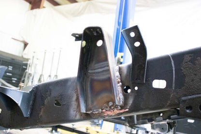 Rustbuster Front Bed Mount Right Side