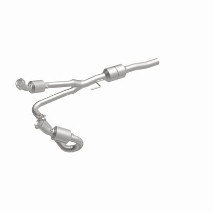 MagnaFlow Direct Fit Catalytic Converter 02-03 Dodge Durango