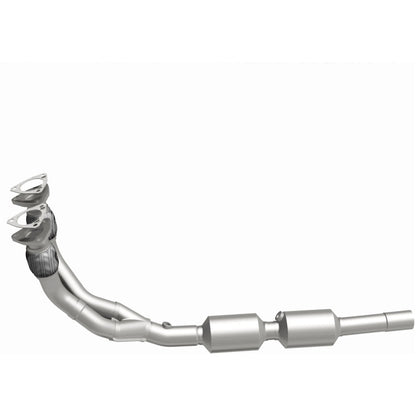 MagnaFlow Direct Fit Catalytic Converter 02-05 Golf 2.8L Underbody