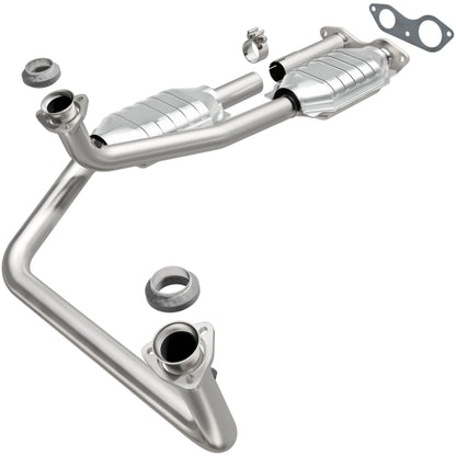 MagnaFlow Direct Fit Catalytic Converter California Grade 96-00 GM Tahoe/Yukon/Escalade 5.7L