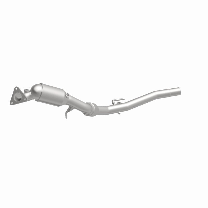 MagnaFlow Direct Fit Catalytic Converter 11-15 Volkswagen Touareg V6 3.6 OEM Underbody