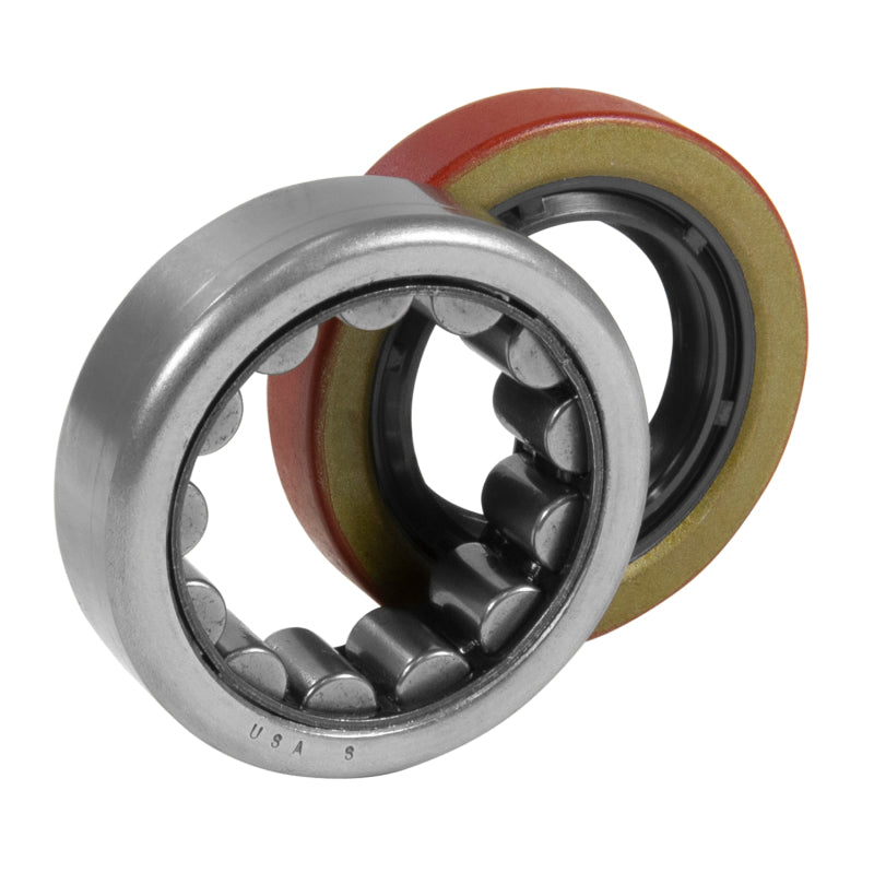 Yukon Gear & Axle Yukon Gear R1563TAV Axle Bearing and Seal Kit / Torringtonbrand / 2.250in OD / 1.400in ID