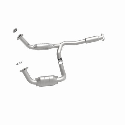 MagnaFlow Direct Fit Catalytic Converter 05-06 GMC Envoy XL Denali