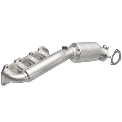 MagnaFlow Direct Fit Catalytic Converter 02-04 Volkswagen Passat 4.0L