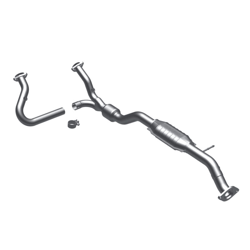 MagnaFlow Direct Fit Catalytic Converter 00-05 Blazer 4WD 4.3L