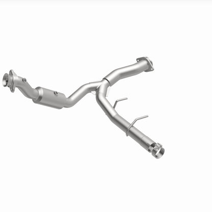 MagnaFlow Direct Fit Catalytic Converter 15-17 Ford Expedition V6 3.5 OEM Underbody