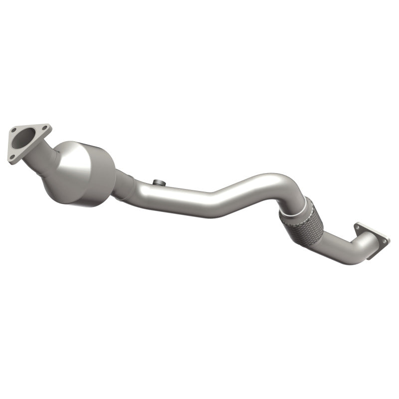 MagnaFlow Direct Fit Catalytic Converter 07 VW Touareg 3.6L Front close