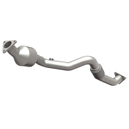 MagnaFlow Direct Fit Catalytic Converter 07 VW Touareg 3.6L Front close