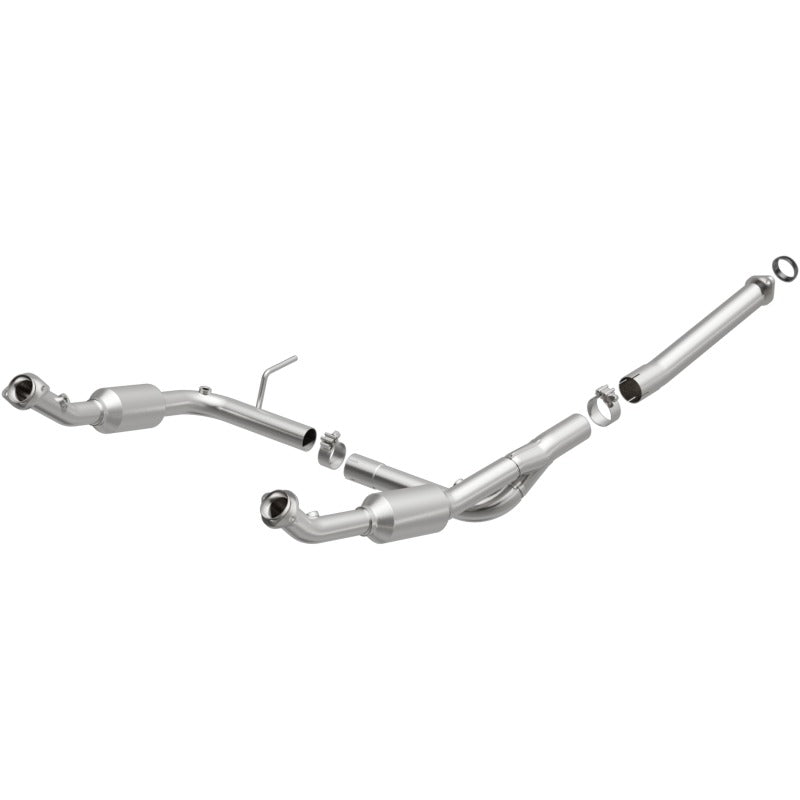 MagnaFlow Direct Fit Catalytic Converter OEM 2004-2005 Ford Explorer/Mercury Mountaineer Underbody