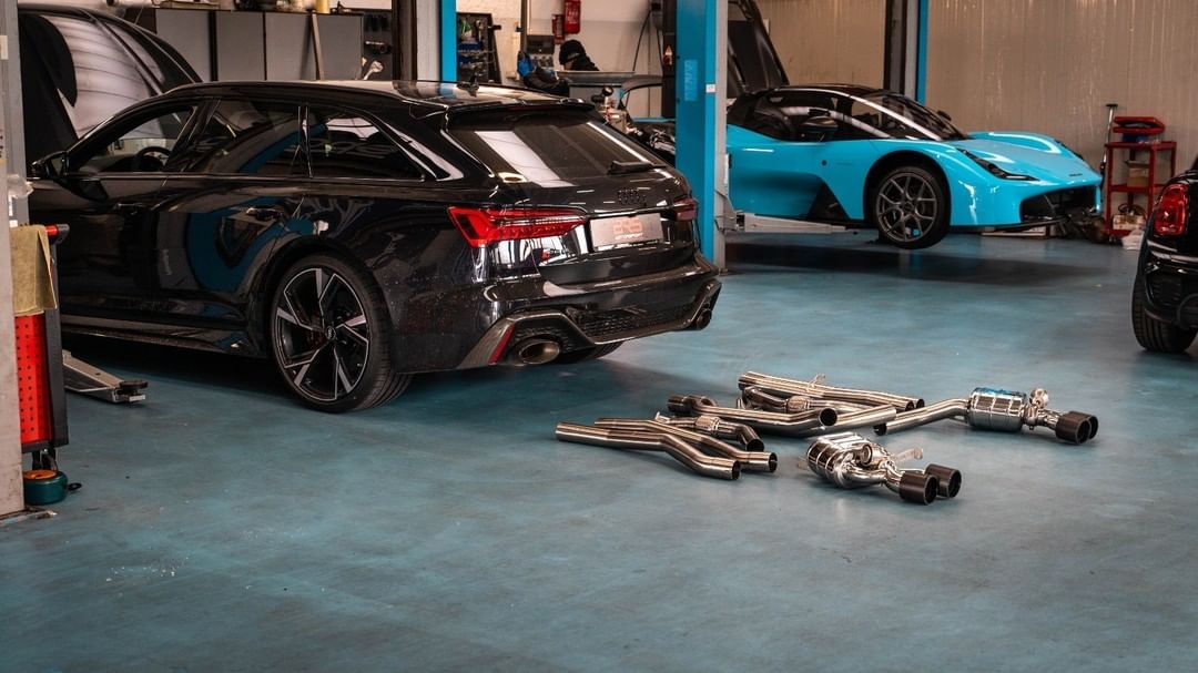 Capristo 02AU01903028 Audi RS6/7 (C8) Valved Exhaust with Bevelled Carbon Fiber Tips (CES3) 