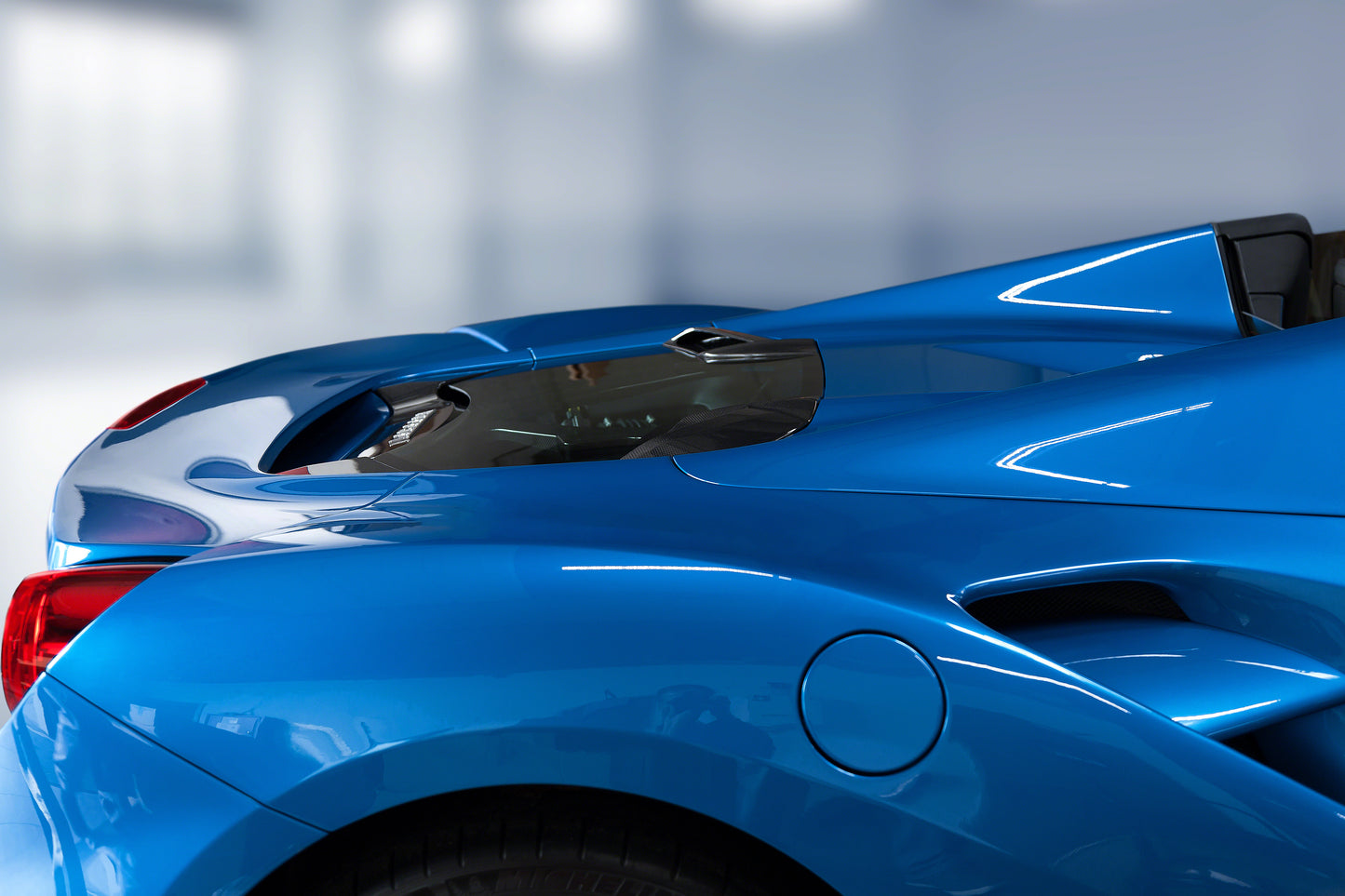 Capristo 03FE08710013LG Ferrari 488 GTS/Pista Carbon and Glass Bonnet 