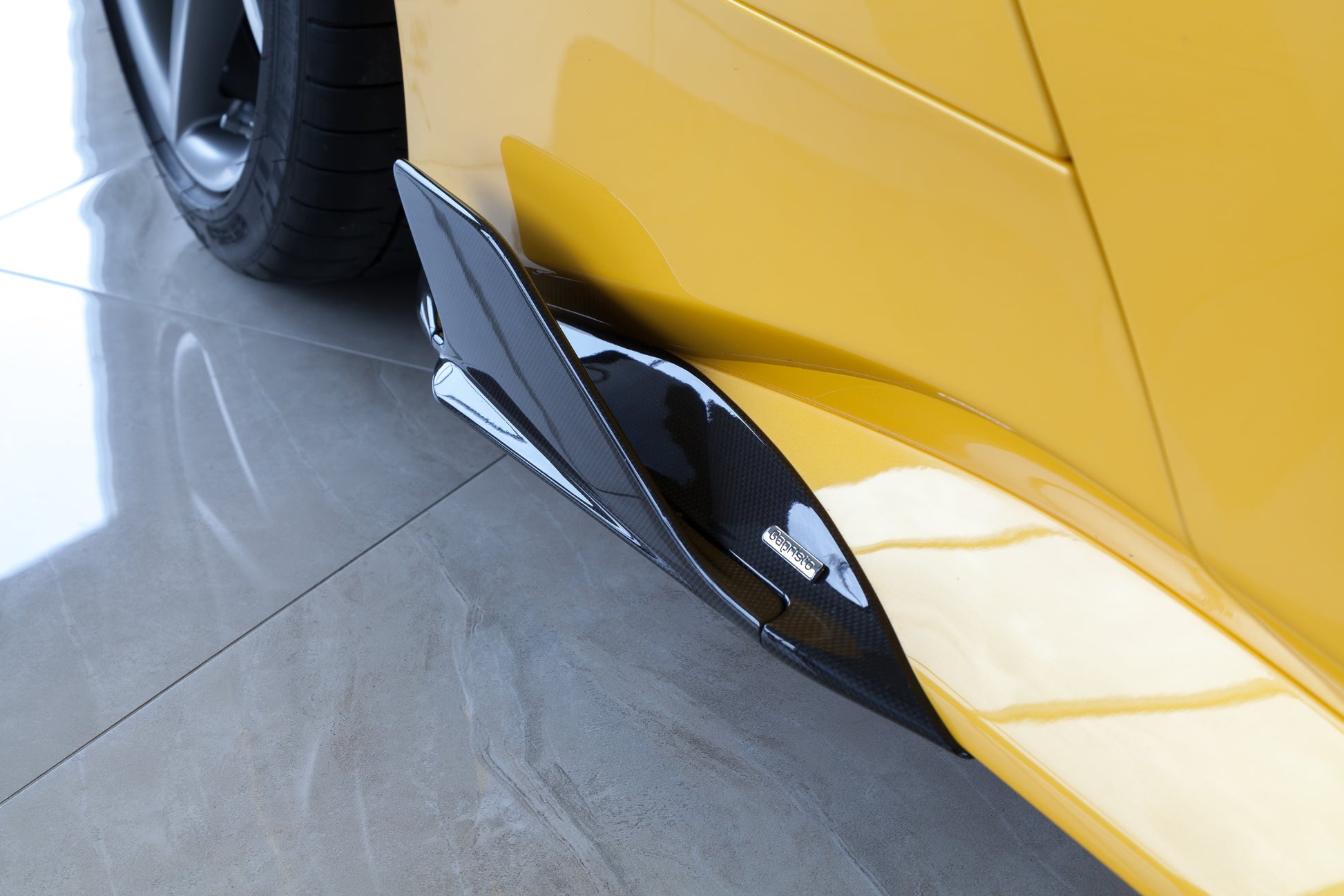 Capristo 03FE08710002LG Ferrari 488 Carbon Side Fins (with Adapters) 