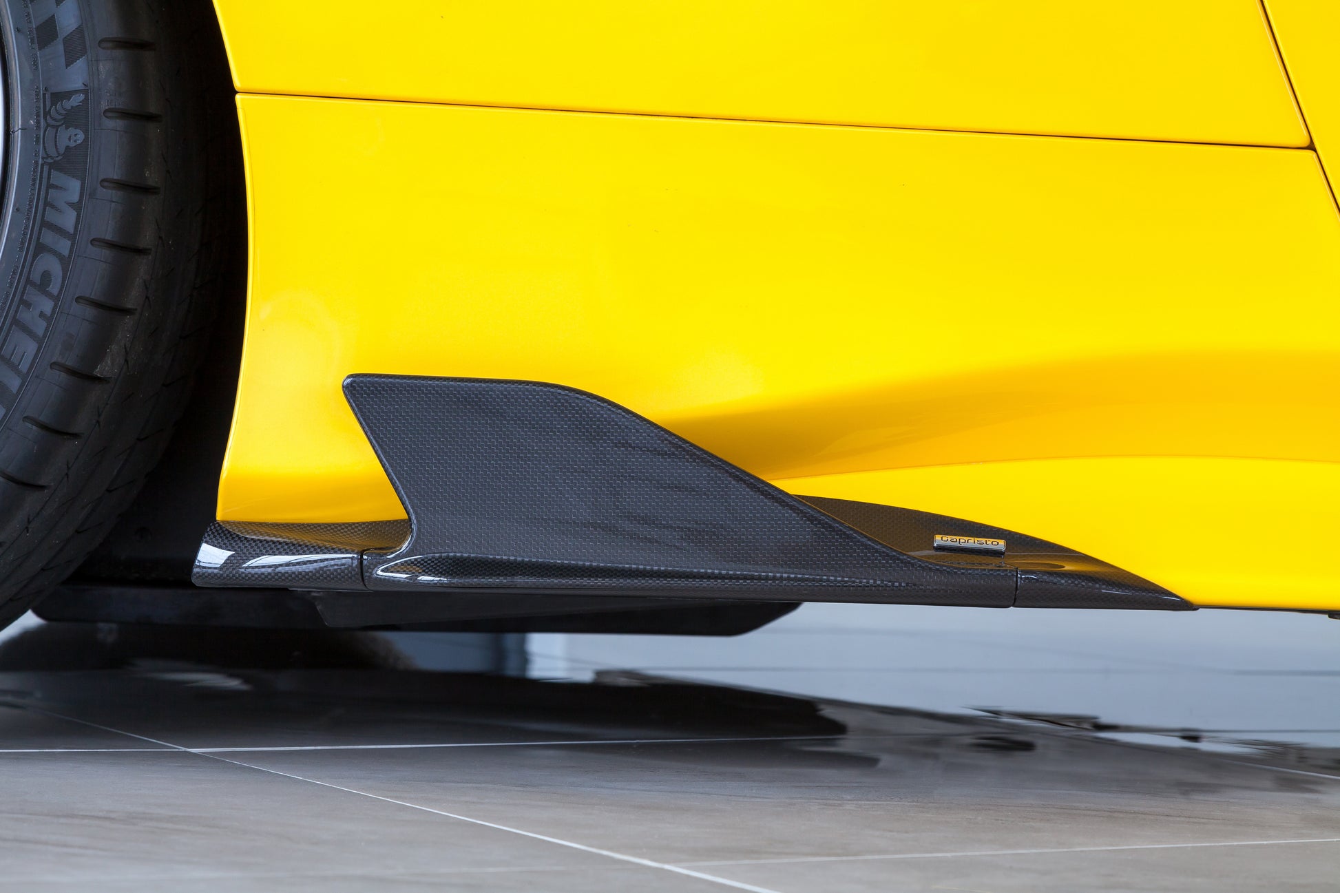 Capristo 03FE08710002LG Ferrari 488 Carbon Side Fins (with Adapters) 