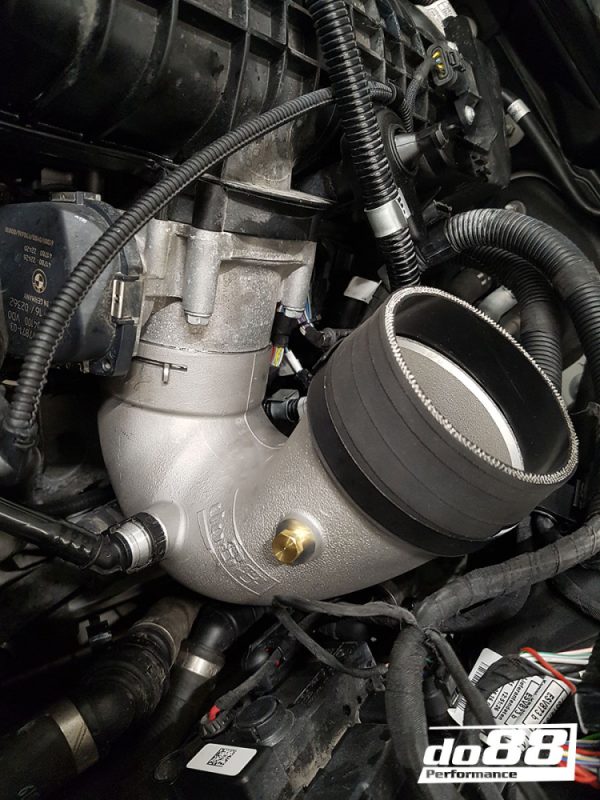 DO88 TR-250 BMW F8X M2C M3 M4 Intercooler J-Pipe Intercooler to Throttle Body