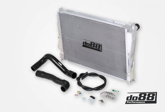 DO88 WC-310-S BMW M3 E46 Radiator Aluminum, Black hose
