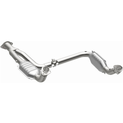 MagnaFlow Direct Fit Catalytic Converter 00-01Tahoe/Yukon V8 5.7L