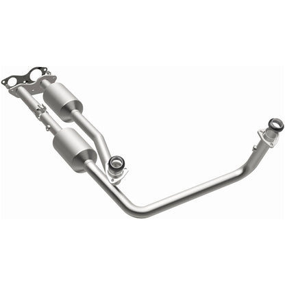 MagnaFlow Direct Fit Catalytic Converter California Grade 96-00 GM Tahoe/Yukon/Escalade 5.7L
