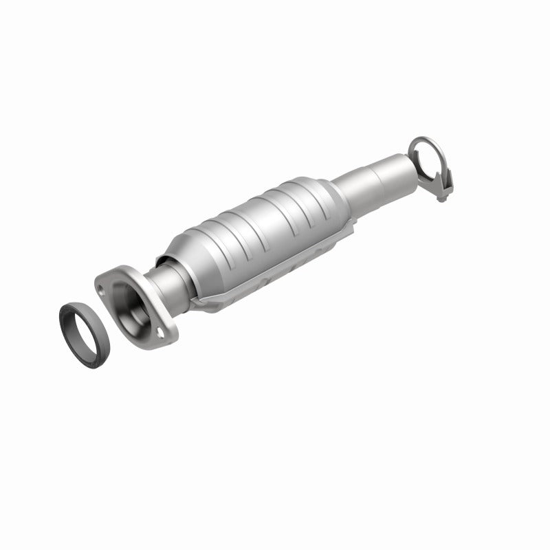 MagnaFlow Direct Fit Catalytic Converter 04-06 Toyota Sienna 3.3L AWD Rear