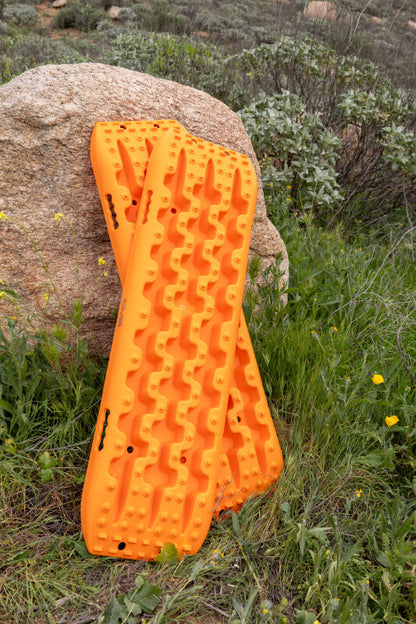 DV8 Offroad DV8 Xtract Traction Boards | Pair | Orange