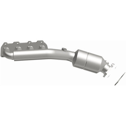 MagnaFlow Direct Fit Catalytic Converter 02-04 Volkswagen Passat 4.0L