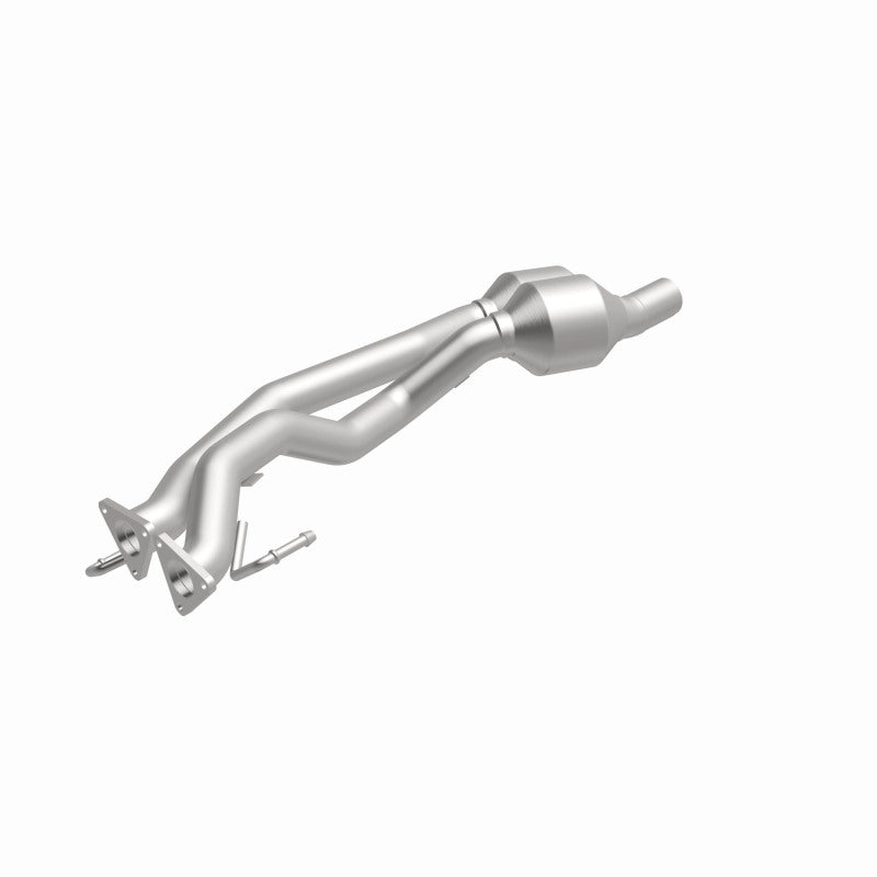 MagnaFlow Direct Fit Catalytic Converter 07-09 Audi Q7 3.6L Manifold