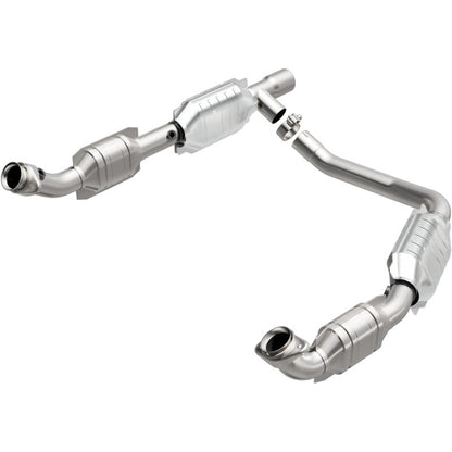 MagnaFlow Direct Fit Catalytic Converter 06 Ford E350 Van 5.4L